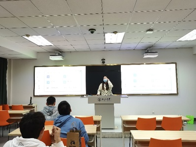 工海2103班兼职辅导员裘逸露